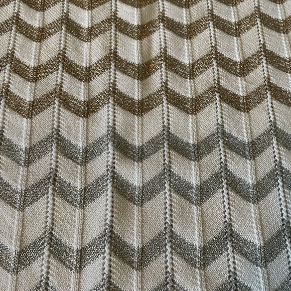 Women’s White House Black Market sweater size Medium - Picture 2 of 4